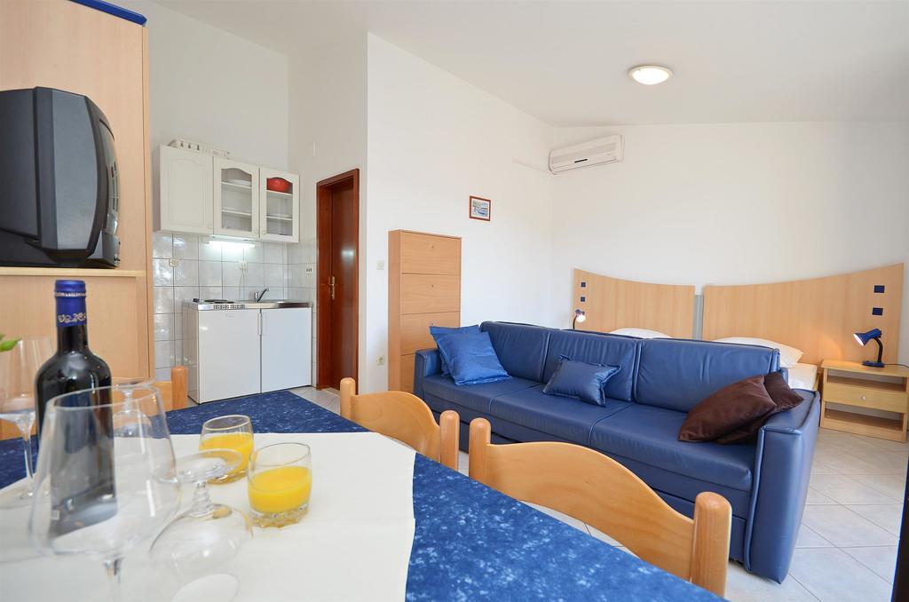 Apartments Mira Tribalj 外观 照片