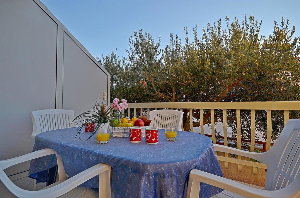 Apartments Mira Tribalj 外观 照片