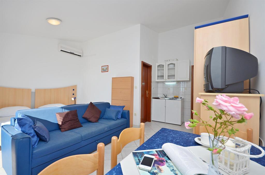 Apartments Mira Tribalj 外观 照片