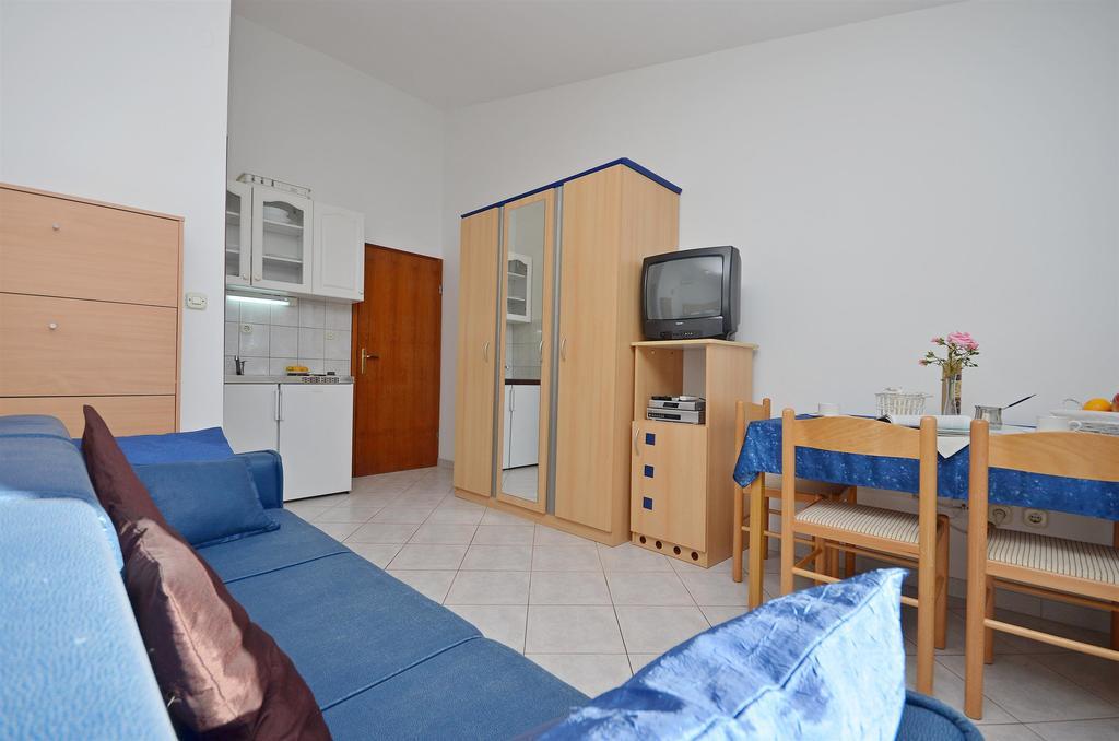 Apartments Mira Tribalj 外观 照片