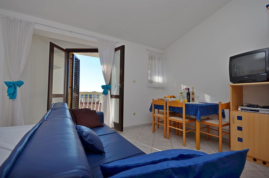 Apartments Mira Tribalj 外观 照片