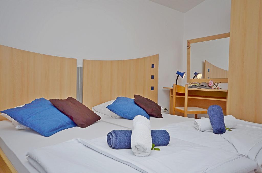 Apartments Mira Tribalj 外观 照片