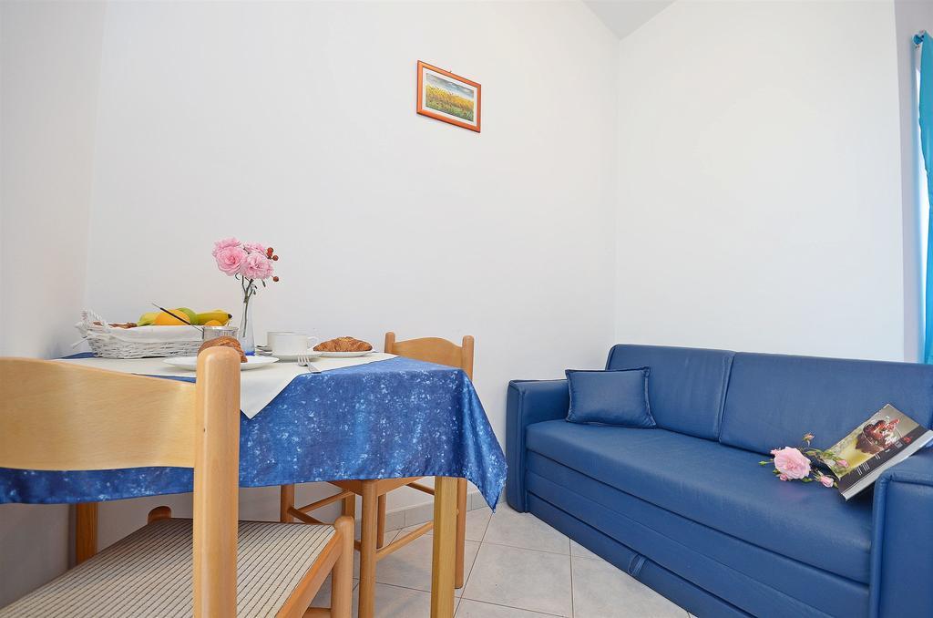 Apartments Mira Tribalj 外观 照片