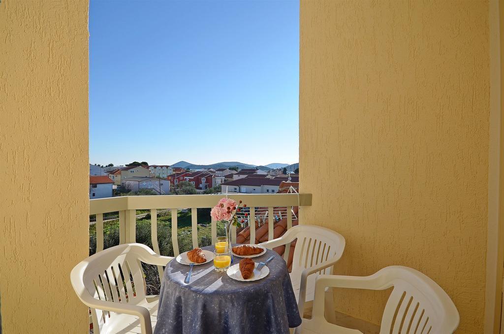 Apartments Mira Tribalj 外观 照片
